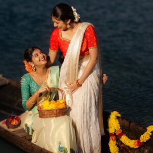 Gouri Gadhuzz Instagram - Happy onam🌼

Pc: @suresh_mukundan_photography 
@mukundanphotography 
💄: @makeover_by_archana 
Gadha’s costume: @ansisiyad 
Nivedya’s costume: @ar_handlooms_kuthampully 

#fyp #onam #nivedya
