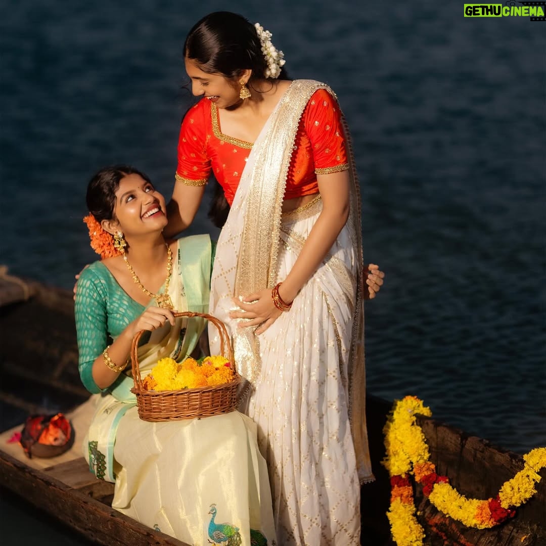 Gouri Gadhuzz - 40K Likes - Happy onam🌼

Pc: @suresh_mukundan_photography 
@mukundanphotography 
💄: @makeover_by_archana 
Gadha’s costume: @ansisiyad 
Nivedya’s costume: @ar_handlooms_kuthampully 

#fyp #onam #nivedya