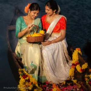 Gouri Gadhuzz Instagram - Happy onam🌼

Pc: @suresh_mukundan_photography 
@mukundanphotography 
💄: @makeover_by_archana 
Gadha’s costume: @ansisiyad 
Nivedya’s costume: @ar_handlooms_kuthampully 

#fyp #onam #nivedya