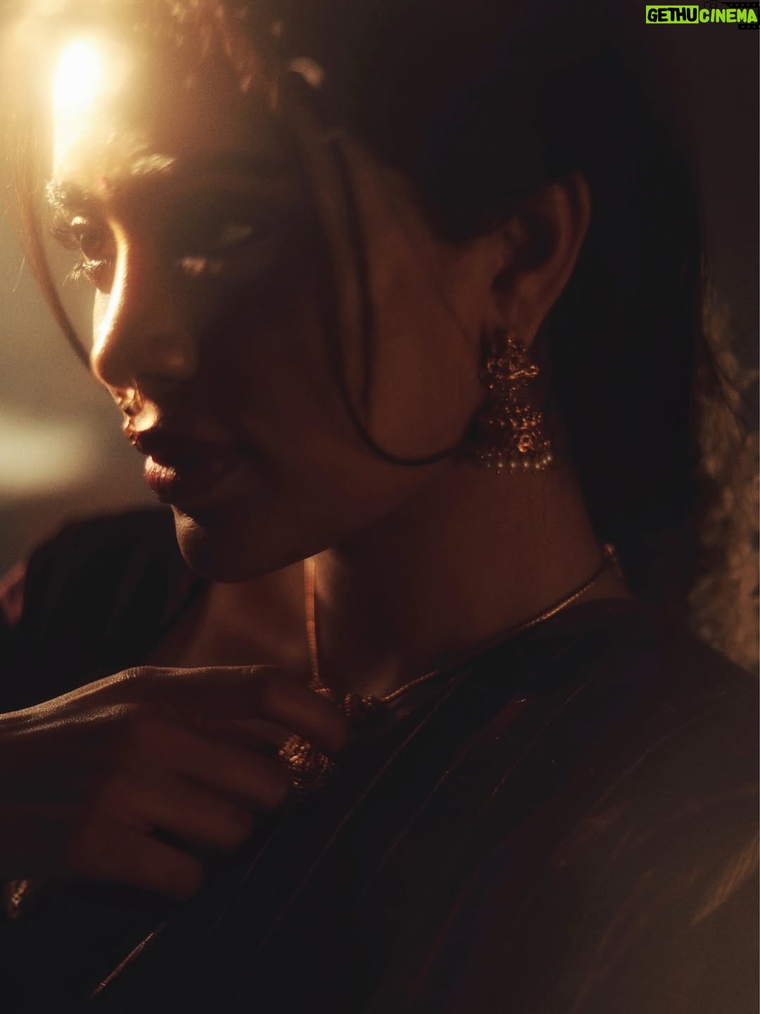 Gowri shruthi - 43.4K Likes - ಅಮ್ಮನ ಹಾಡು 🪷
.
.
.
#kannada #ᴋᴀɴɴᴀᴅᴀsᴏɴɢs #retro
