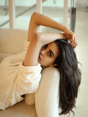 Gowri shruthi Instagram - Okay, enough of the sarees and sparkles — meet the off-duty Mili chilling at her home 😌✨”
.
.
#mili #casual #homesweethome