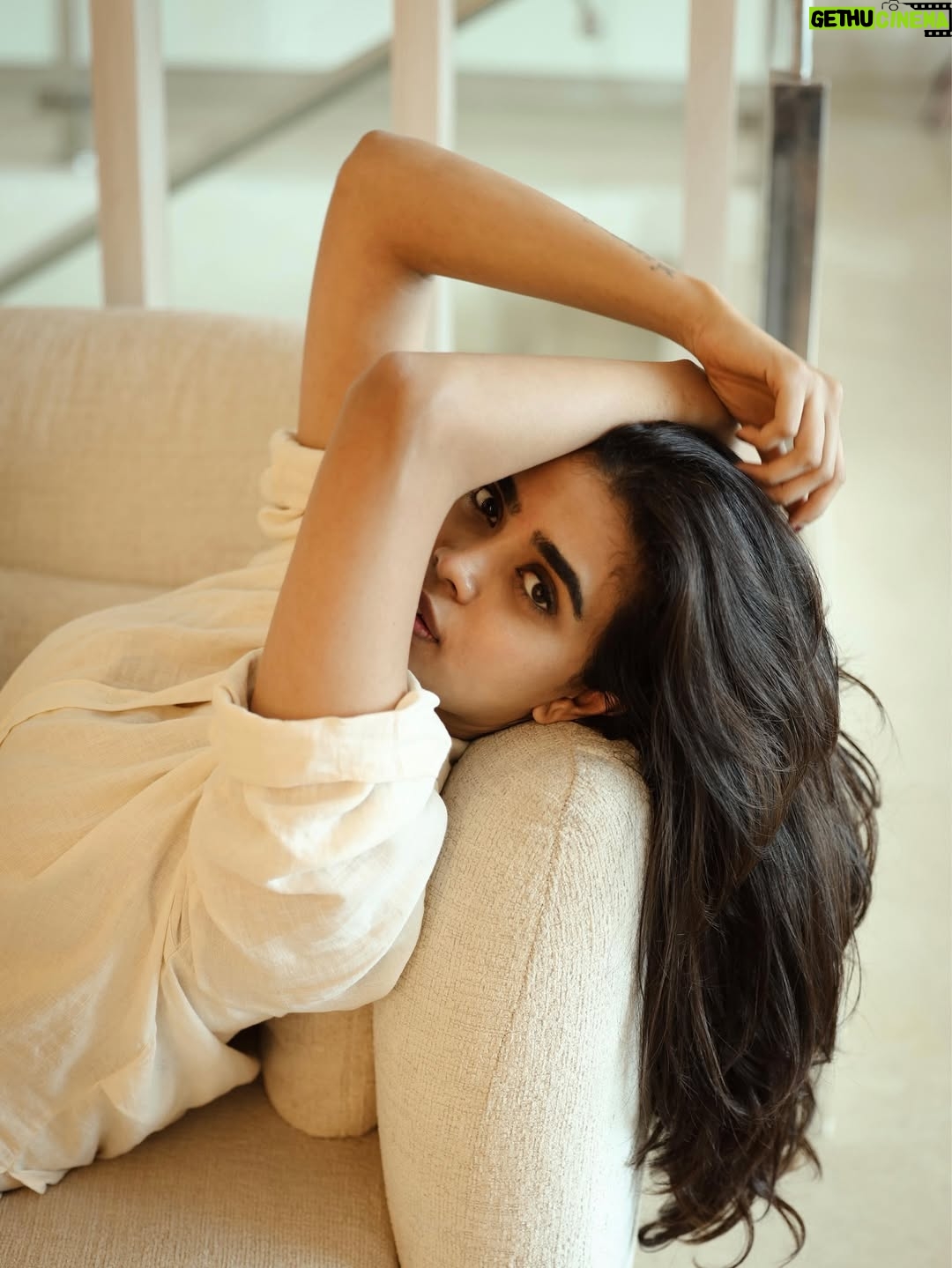 Gowri shruthi - 34.4K Likes - Okay, enough of the sarees and sparkles — meet the off-duty Mili chilling at her home 😌✨”
.
.
#mili #casual #homesweethome
