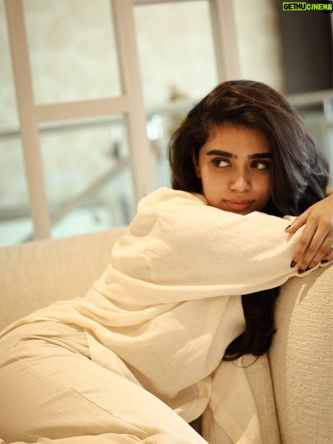 Gowri shruthi - 34.4K Likes - Okay, enough of the sarees and sparkles — meet the off-duty Mili chilling at her home 😌✨”
.
.
#mili #casual #homesweethome