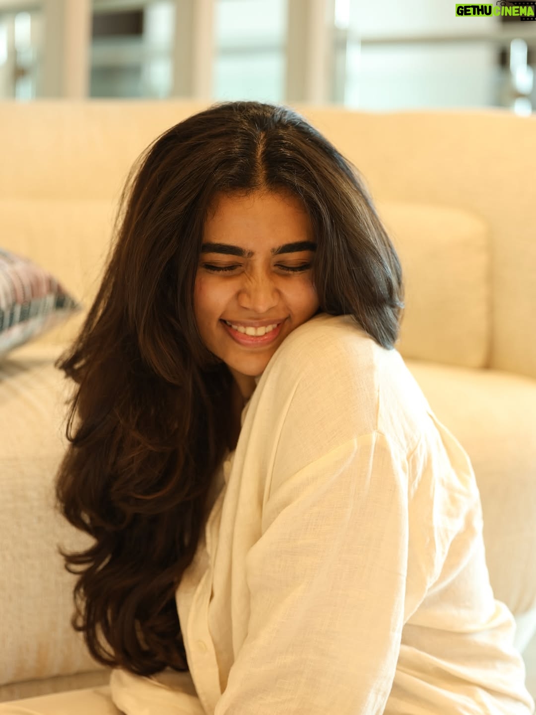 Gowri shruthi - 34.4K Likes - Okay, enough of the sarees and sparkles — meet the off-duty Mili chilling at her home 😌✨”
.
.
#mili #casual #homesweethome