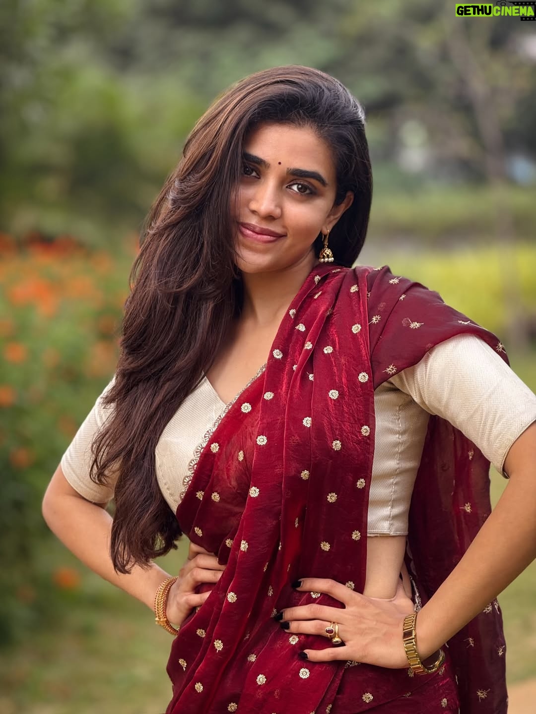 Gowri shruthi - 48.3K Likes - Forever a saree girlie ♥️🌹
.
.
.
#red #redsaree #foryou