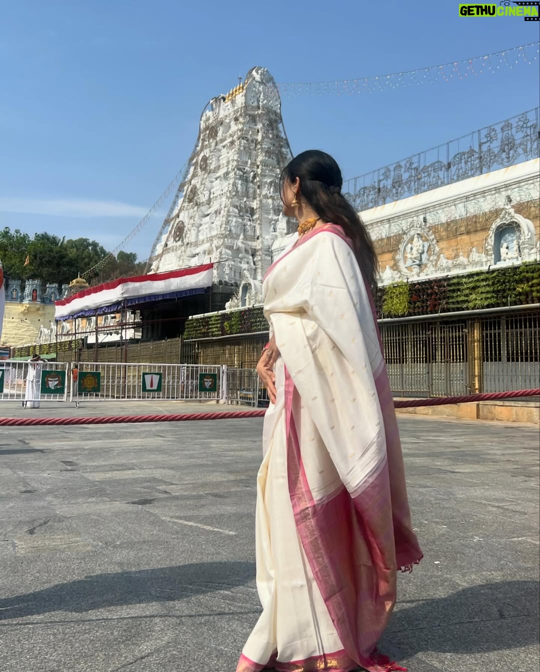 Gowri shruthi - 74K Likes - Tirupati 🛕🪷
.
.
.
#tirupati #southindia #southindiantemple #tirupatibalaji #divine