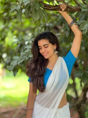 Gowri shruthi Instagram - 💙🍃✨
.
.
.
#paramsundari #foryou #halfsaree