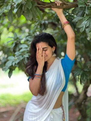 Gowri shruthi Instagram - 💙🍃✨
.
.
.
#paramsundari #foryou #halfsaree