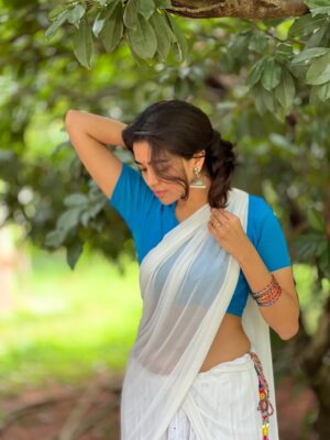 Gowri shruthi Instagram - 💙🍃✨
.
.
.
#paramsundari #foryou #halfsaree