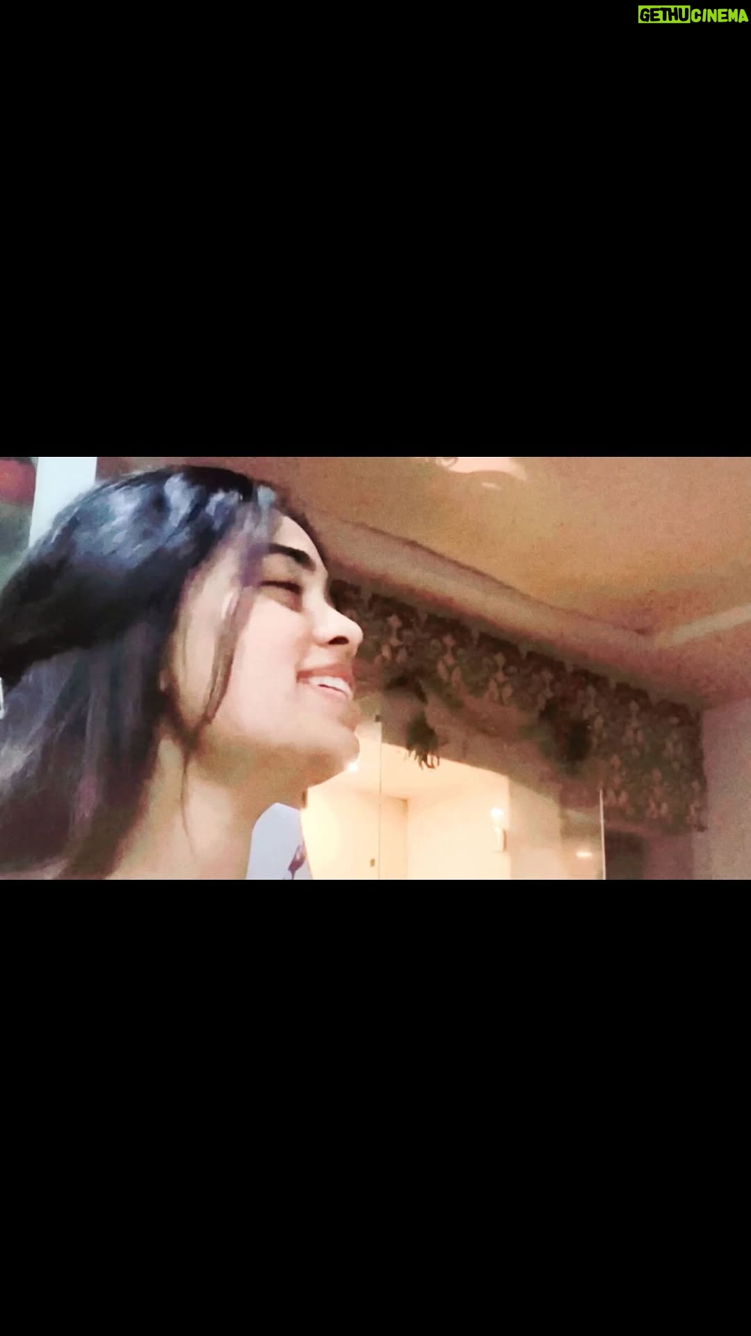 Gowri shruthi - 60.4K Likes - 🎙️Katchi Sera 🌹
.
.
Ps : music doesn’t have language Barriers ☺️
.
#katchisera #tamilsongs #katchiseracover #singer #tamil