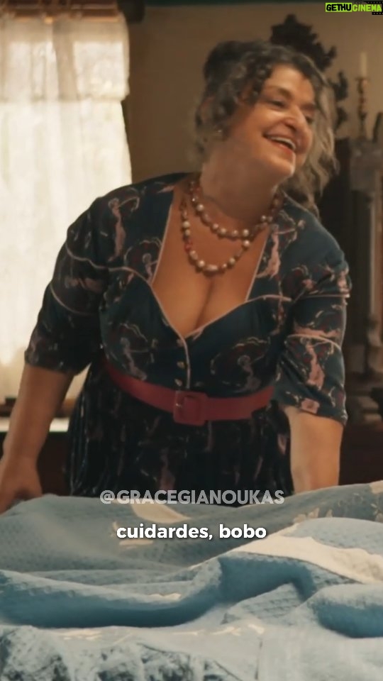 Grace Gianoukas - 2.2K Likes - O cegonho do Quinzinho estava dormindo, tímido, encolhidindo, a coisa mais querida.... 

Amanhã tem mais "Êta Mundo Melhor!" na @tvglobo!

#gracegianoukas #aryfontoura #novela