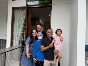 Gracia Indri Instagram - Kesayangan yang wajib di datengin
.
Makasih pak bos @bemby_putuanda , bunda @lia.putuanda sayang jamuannya setiap pulang ke Indonesia..
Perut kenyang, happy ketawa2, kangen2an
Berkah selalu
