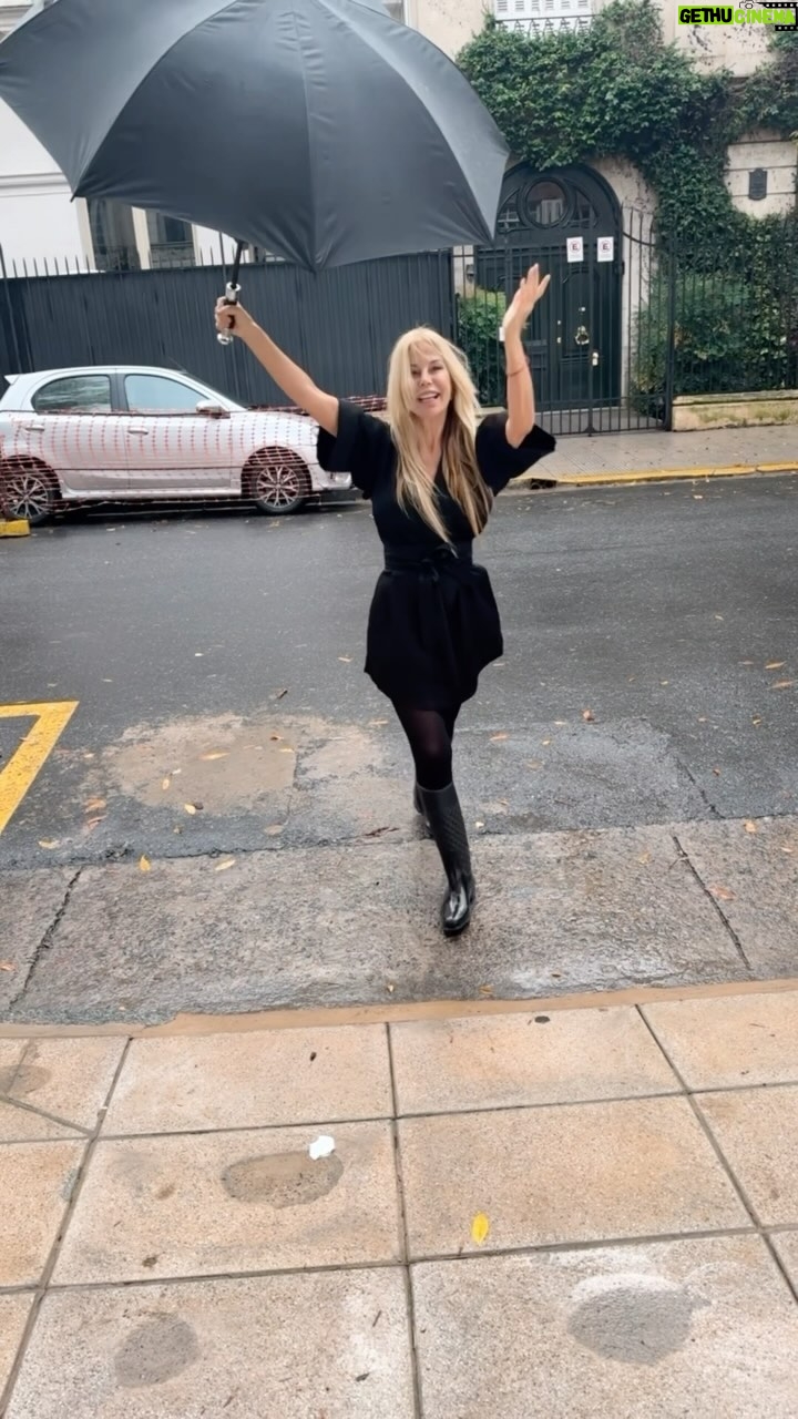 Graciela Alfano - 27.9K Likes - Que la lluvia no detenga tus ganas de vivir!
No son importantes los pasos sino la alegría!
Los amoooooo💖💖💖💖💖