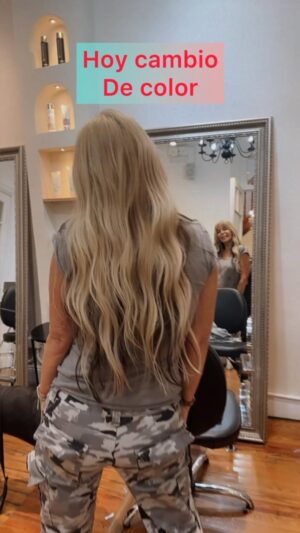 Graciela Alfano Instagram - Siempre es bueno intentar cambios y qué mejor idea qué esté trend fashion look! Bicolor en profundidad con ondas rotas y suiuperrr movimiento!
Gracias Cris, te amo!❤️
@cristianreystyle
LA EDAD CRONOLÓGICA YA NO NOS DEFINE COMO PERSONAS. NOS DEFINEN LAS EXPERIENCIAS, LAS GANAS, EL PROTAGONISMO Y SOBRE TODO SER PARTÍCIPES DE ESTE NUEVO FENÓMENO: LA EXPERIENCIA COLECTIVA DE UNA NUEVA LONGEVIDAD .
🩵💎🩵💎🩵💎🩵💎🩵💎🩵💎🩵
