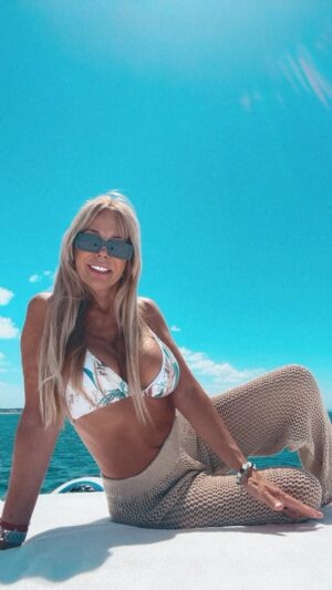 Graciela Alfano Instagram - Alegría y ganas de vivir nos definen.
Y esto depende solo de nosotros.
Los amo y los bendigo ❤️❤️❤️❤️❤️❤️❤️❤️
#playa #beach #swimsuits #trajedebaño #swimwear