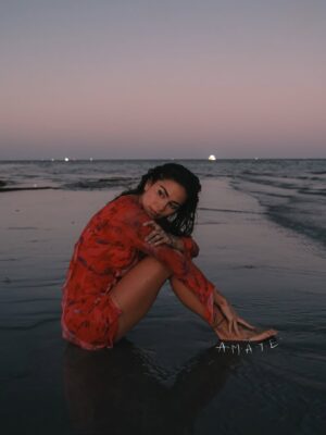 Greeicy Rendón Instagram - 🌺🦋❤️‍🩹✨🌊