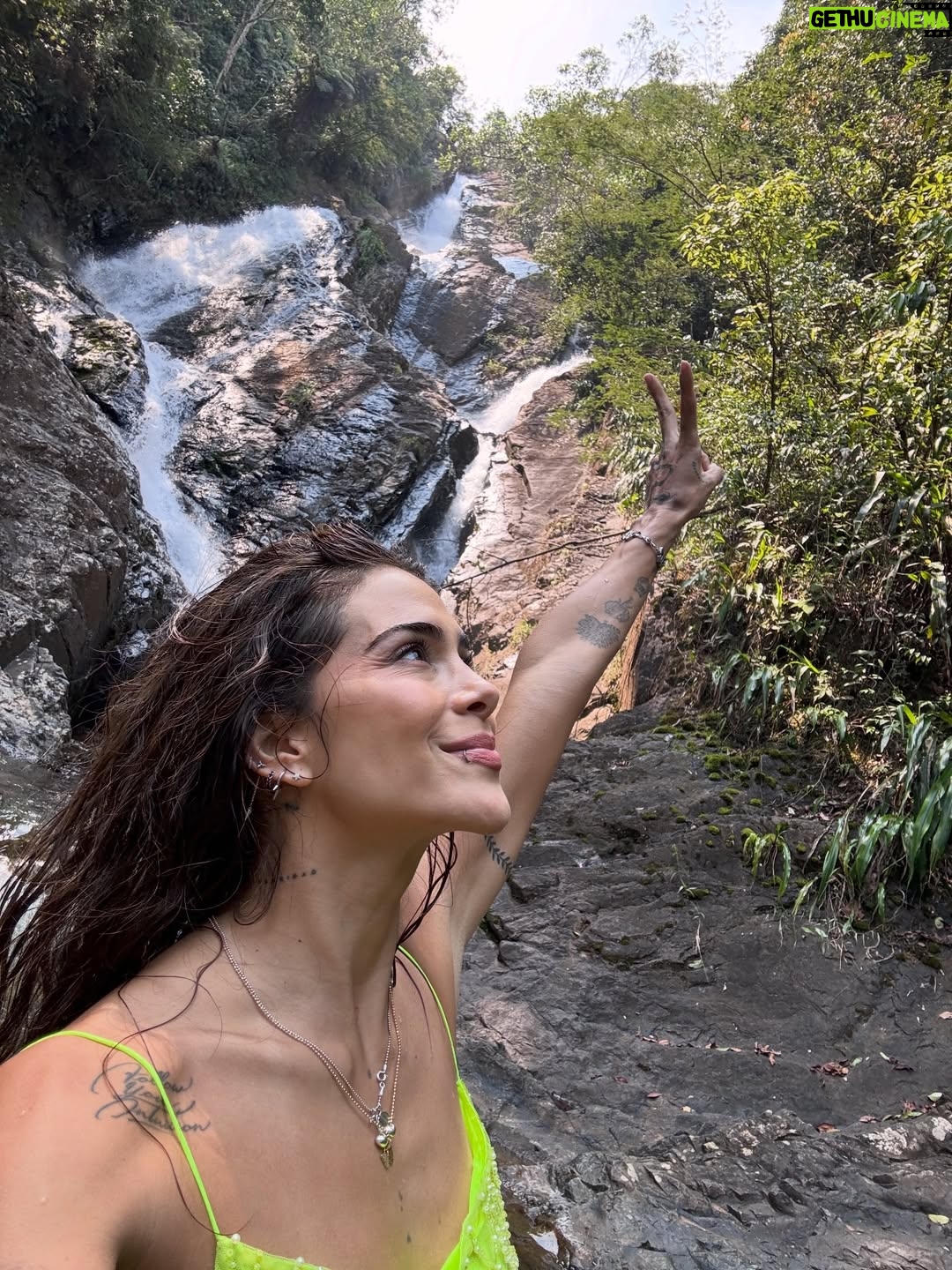 Greeicy Rendón - 344.9K Likes - A G R A D E C E R  P O R  T O D O 🦋

Por todo lo que te hace S O N R E I R. Por lo que hace tu alma F U E R T E. Por una canción que te C O N E C T A. Por la desilusión. Por algo que te rompió. Por abrí los ojos en la mañana y tener al lado alguien a quien amas. Por tu cuerpo. Por la V I D A . Por tus sueños, por cumplirlos. Por fallar, por A P R E N D E R . A G R A D E C E R  P O R  T O D O tiene una M A G Í A que te C U R A ✨🌺.

Que tengan un lindo fin de semana compañeros 🦋

📸: Gracias @capaen_ por las foticos 🤜🏼