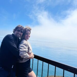 Greidys Gil Instagram - Las fotos y videos no le hacen justicia a este lugar pero aquí un poquito de su belleza!🤩🙏🏻 Los videos del final!!! ❤️😍
.
.
.
#USA #carmel #Monterrey #california #ballenas #focas #vacationmode #family #familytime #mountains #pacificocean