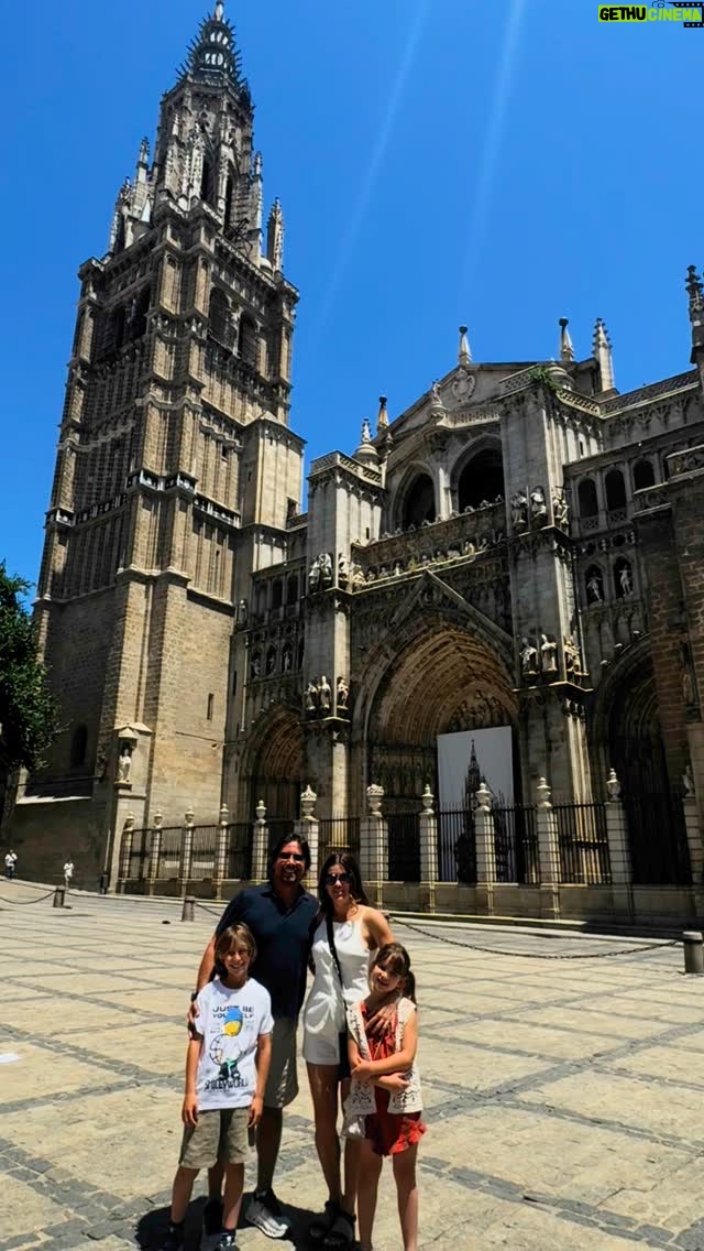 Greidys Gil - 5.6K Likes - Nos fuimos a recorrer Toledo, una ciudad bellísima con una historia y una arquitectura medieval impresionante. 🤩 Fue declarada patrimonio de la humanidad en el 1986. También se conoce como la ciudad de las 3 culturas porque por siglos convivieron los cristianos, los judíos y los musulmanes. Aquí les muestro un poquito de esta belleza! 🤗 
.
.
.
#spain #España #toledo #travelling #family #vacation #history #europe