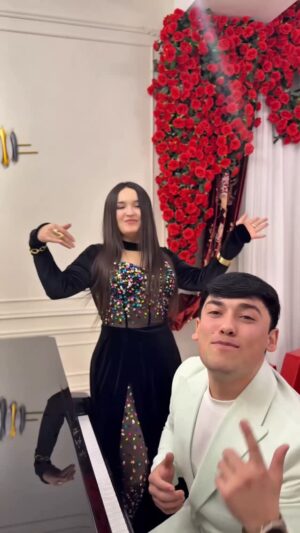 Gulinur Instagram - Gulihonim Qoshig'imiz 31-dekabr kuni yangi yil oqshomida Primyera