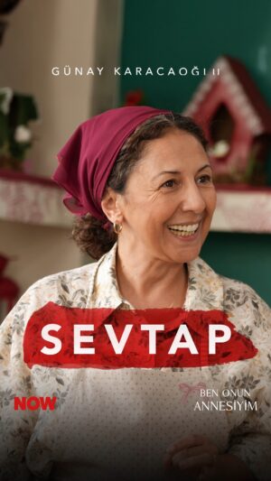 Günay Karacaoğlu Instagram - Sevtap, klasik bir Türk annesi gibi telaşlı, sevecen ve aile odaklıdır. Kemal’in yalnızlığına ve torun özlemine dair varlığı hissedilir. Oğlunun yeniden mutlu olmasını ister, Zeynep’e ise çok düşkündür.
#BenOnunAnnesiyim ilk bölümüyle yarın 20.00'de NOW'da. @benonunannesiyim.dizi