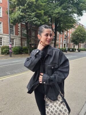 Gunjan Kunwar Instagram - Tu hai jahaan, Maine wahan hona hai , pahuch hai jaana wahin🩶

Comment PP for outfit 🔗 

#newpost #gunjankunwar #pahadi #instagram #instalike #fyp #explore #unitedkingdom #cardiff #denim #winter