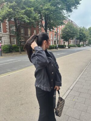 Gunjan Kunwar Instagram - Tu hai jahaan, Maine wahan hona hai , pahuch hai jaana wahin🩶

Comment PP for outfit 🔗 

#newpost #gunjankunwar #pahadi #instagram #instalike #fyp #explore #unitedkingdom #cardiff #denim #winter