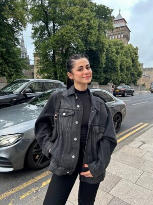 Gunjan Kunwar Instagram - Tu hai jahaan, Maine wahan hona hai , pahuch hai jaana wahin🩶

Comment PP for outfit 🔗 

#newpost #gunjankunwar #pahadi #instagram #instalike #fyp #explore #unitedkingdom #cardiff #denim #winter