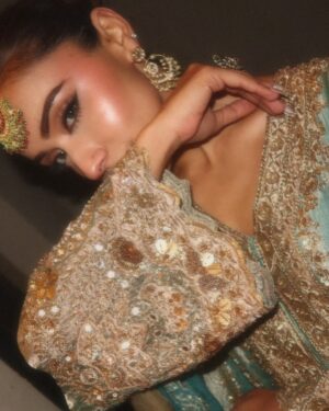 Gurleen Dahelay Instagram - ਕੈਪਰੀਕੌਨ baby🩵🥜
wearing: @manharembroiderycouture @anaghaartsnjewels