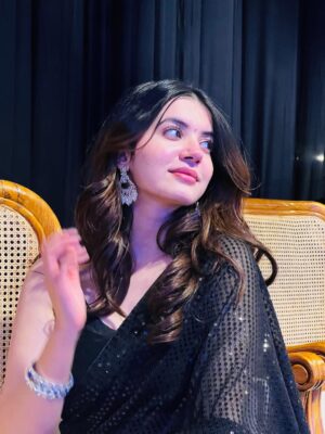 Gurnoor Kaur Instagram - Haseena slaying in black saree