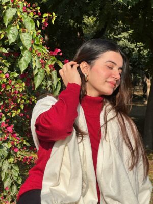 Gurnoor Kaur Instagram - Kya yeh sabko hota hai ? ♥️❄️