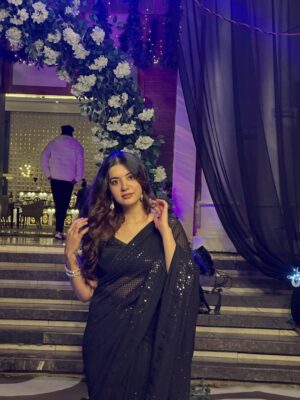 Gurnoor Kaur Instagram - 🖤