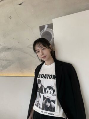 Ha Da-in Instagram - 🤍 We ♥️ 
Our T , 저도 입었어요🙏🏻