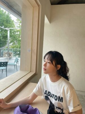 Ha Da-in Instagram - 🤍 We ♥️ 
Our T , 저도 입었어요🙏🏻