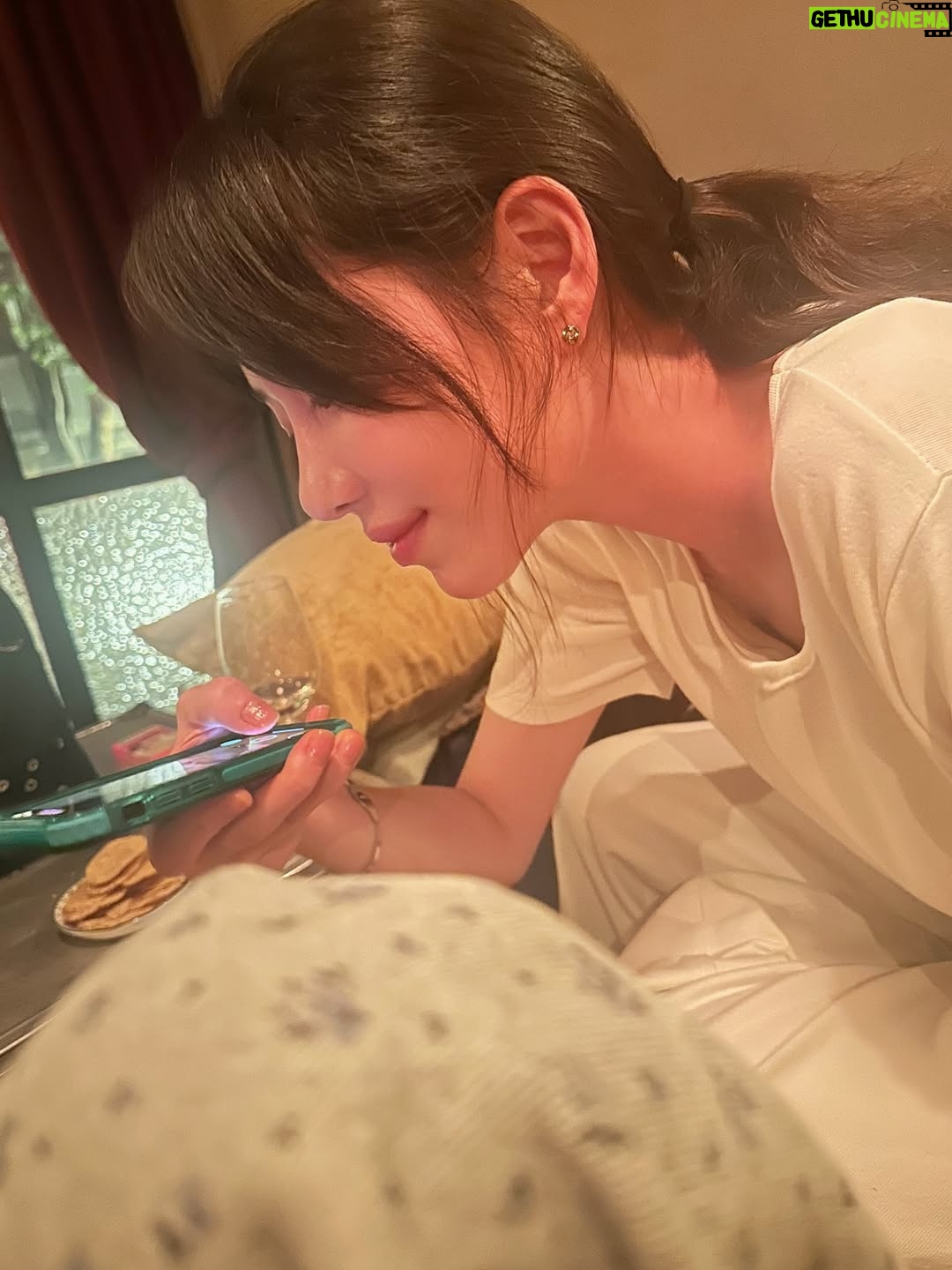 Ha Da-in - 29.3K Likes - 🥂🍧여름에, 따듯한 날들🍰🐸♥️