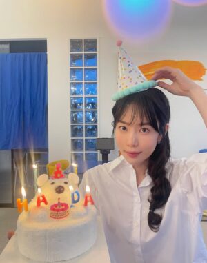 Ha Da-in Instagram - 🌕🥹 덕분에 감사한 #HBD 🎂️💌📕️♥️