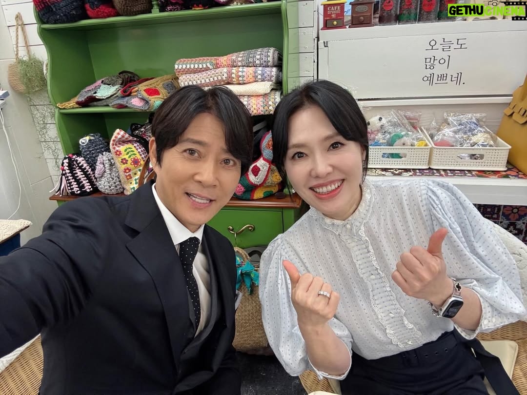 Ha Hee-ra - 7.6K Likes - 함께한 시간이 차곡차곡 쌓여서.. 
32년이 됐네요~ 
감사하고..감사합니다!!!
사랑하고..존경합니다!!!

많이 부족한 나…
앞으로도 잘 부탁해요~~

#결혼32주년 #감사 #은혜 #사랑 #존경