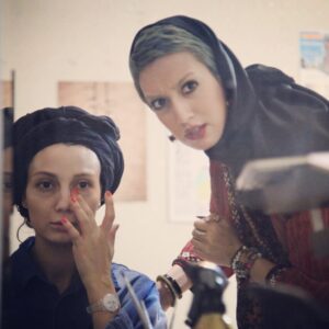 Hadis Miramini Instagram - آيينه گريم
عكس مربوط به نمايشِ دور از دسترس اطفال نگهدارى شود
آبان ٩٥🎭🎭