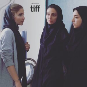 Hadis Miramini Instagram - اکران/ پریمیر جهانی فیلم کوتاه “امتحان” ساخته سونیا حداد و ‌تهیه کنندگی پوریا حیدری اوره در جشنواره بین المللی فیلم تورنتو ۲۰۱۹. “امتحان” تنها نماینده فیلم کوتاه امسال ایران در جشنواره تورنتو میباشد
بازیگران:
صدف عسگری-مسیح کاظمی-حدیث میر امینی-الهه افشاری
نویسندگان: سونیا حداد-فرنوش صمدی
مدیر فیلمبرداری: علیرضا برازنده
منشی صحنه: نرگس محبی آشتیانی
عکاس: سمیه جعفری
تدوین: احسان واثقی
صدابردار: محمدرضا حسینی
طراحی و ترکیب صدا: رامین ابوالصدق
دستیاران کارگردان: نوید بانی-مبینا عیوضی
طراح گریم: امیر ترابی
برنامه ریز و مدیر تولید: هوتن پارسی
طراح صحنه و لباس: پریسا فراهانی
اصلاح رنگ: نیما دبیرزاده
گرافیست و طراح پوستر: سیاوش بهادری راد

مباركِ سونيا👍🏻💫