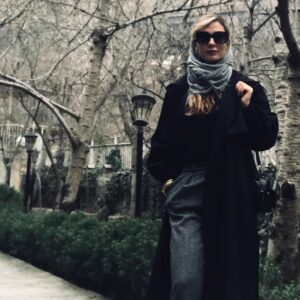 Hadis Miramini Instagram - زير بارند در ختان كه تعلق دارند
اى خوشا سرو كه از بارِغم آزاد آمد