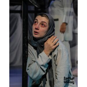 Hadis Miramini Instagram - •
📷 نمایش «بی چرا زندگان» به روایت تصویر
•
📍از نخستین آلبوم عکس بازیگران «بی چرا زندگان» رونمایی شد.
•
□نویسنده: لیلی عاج
□کارگردان: الهام شعبانی
□تهیه‌کننده: حمیدرضا علی‌نژاد
□اسپانسر: ورکاشاپ
□عکاس: بابک حقی
•
📍بازیگران(به ترتیب ورود صحنه):
▪️یلدا عباسی
▪️ساناز نجفی
▪️حدیث میر امینی
▪️حمید‌رضا محمدی
▪️ایه کیان پور
▪️توماج دانش بهزادی
▪️سمیه برجی 
•
📍سایت فروش: تیوال
www.tiwall.com/p/bichera.zendegan
•
📍محل اجرا: تیاتر شهر، سالن قشقایی
📍شروع اجرا: ۲خرداد
📍ساعت اجرا: ۲۰:۰۰
📍مدت زمان: ۸۰دقیقه
•
@elhaam_shabani
@hamid.reza.alinejad
@leiliaaj
@toomajdaneshbehzadi
@yaldaabbasi_zanjani
@hadismiramini
@hamidreza_mohammadi
@ayehkian 
@sanaz.najafi__
@somayehbori
@babak.haghi.artworks
@amirparsa.art
•
#الهام_شعبانی #لیلی_عاج #حمیدرضا_علی_نژاد #بی_چرا_زندگان #توماج _دانش بهزادی #یلدا_عباسی #حدیث_میرامینی #حمیدرضا_محمدی #ایه_کیان پور #ساناز_نجفی #سمیه_برجی #بابک_حقی