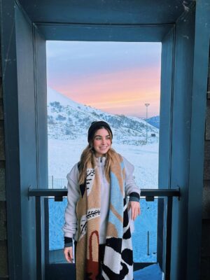 Hagar ElSarrag Instagram - @yawza.eg winter retreat ❄️🫶🏼✨ 

Felt so warm wearing @yawza.eg’s winter collection on this magical trip 🩵
