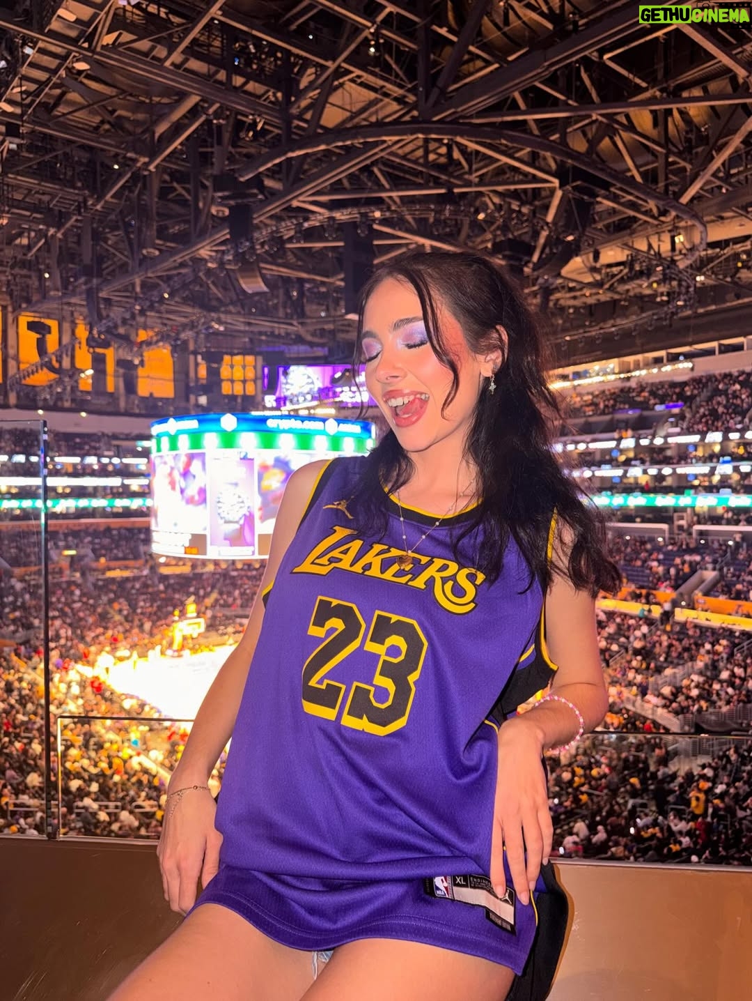 Haley Pullos - 3 Likes - 🏀 woo sport!!