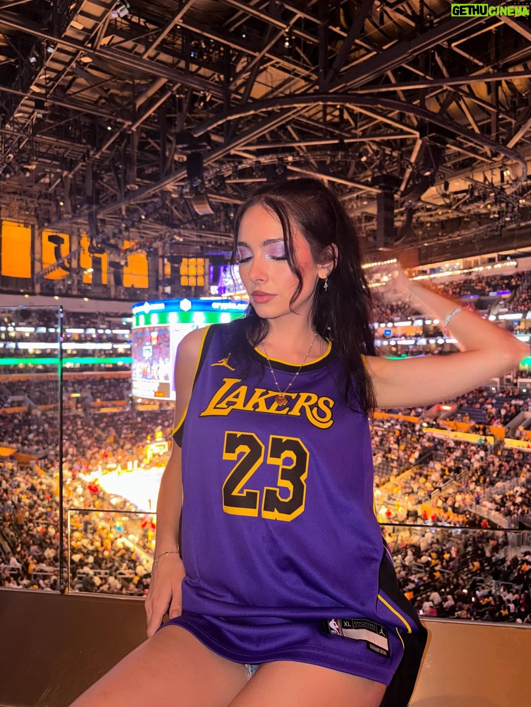 Haley Pullos - 3 Likes - 🏀 woo sport!!
