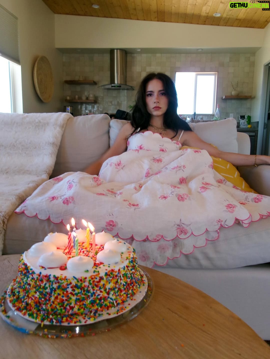 Haley Pullos - 3 Likes - best bday trip ever 🧁🩷