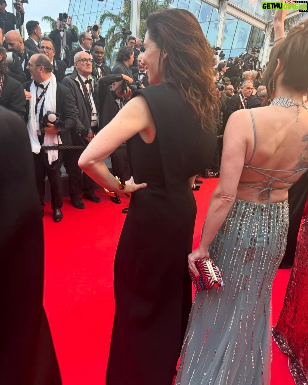 Halina Reijn - 3.7K Likes - @festivaldecannes @givenchy @thomascarterphillips @a24 @lukehersheson @florriewhitemakeup 📸
@remipujol