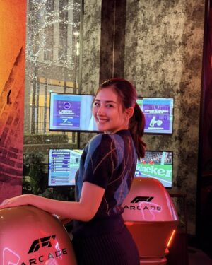Han Thi Instagram - F1 ကားပြိုင်မောင်းခဲ့တယ်… 🏎️