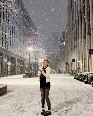 Han Thi Instagram - Snowing heavily here ❄️