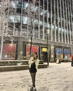 Han Thi Instagram - Snowing heavily here ❄️