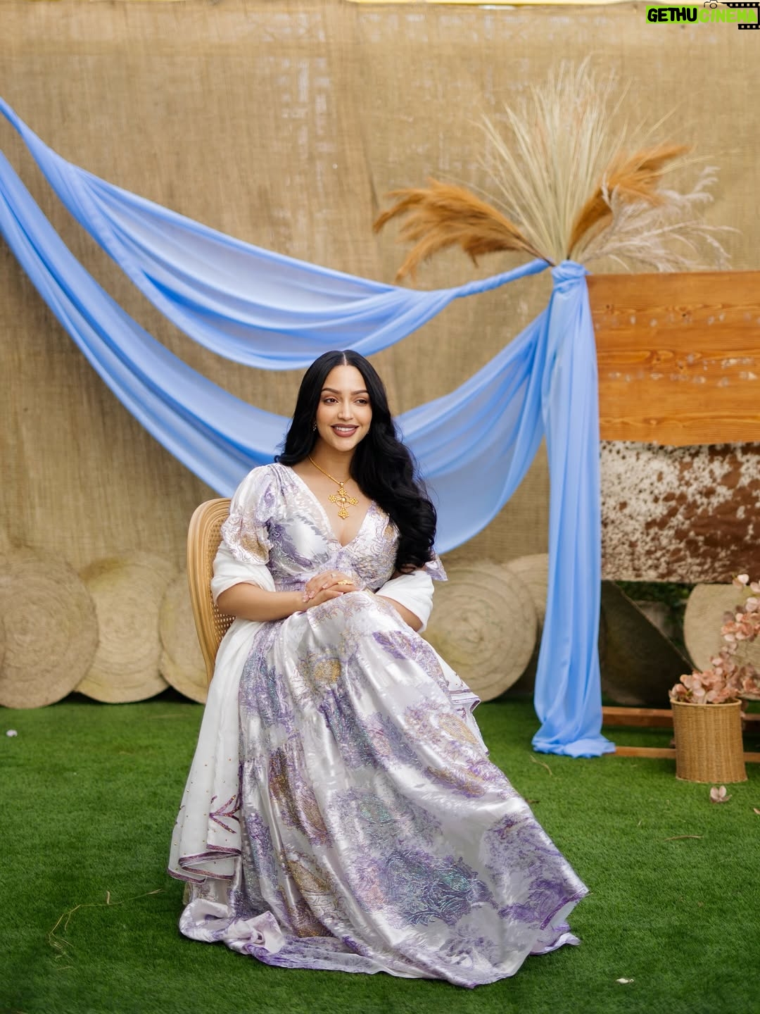 Hanan Tarq - 36.1K Likes - 12 days celebration 🫕
.
.
👗 @chiffon_by_mesi_ 
📸 @bk_photography_et 
🤌 @yona.weddings